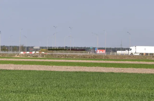 Ostatnie działki uslugowe przy S5, od 1000m2 do 5000 M2,faktura. – zdjęcie 4