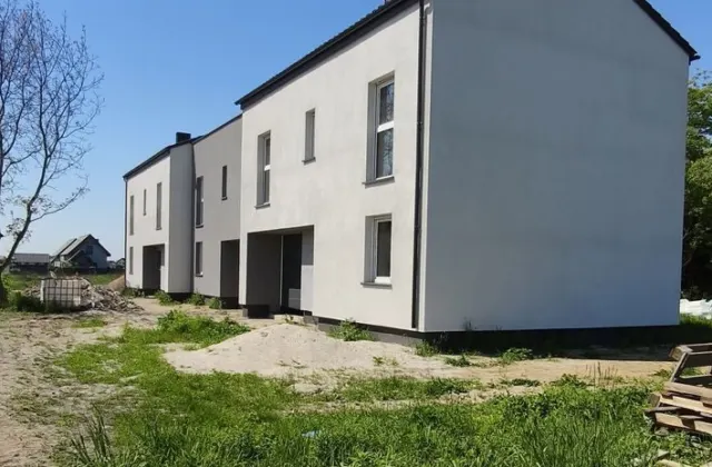 Duży dom pięć pokoi z garażem jeszcze dwa dostępne – zdjęcie 10