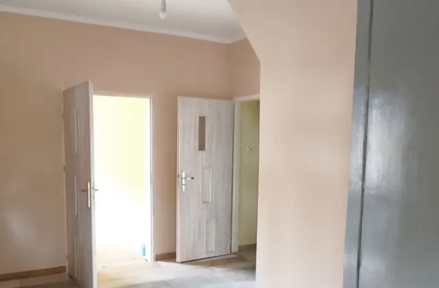 Solidny dom z cegły, blisko lasu, b.dobra komunikacja – zdjęcie 8