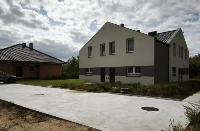 Bezczynszowe wygodne mieszkanie z ogródkiem Leszno – zdjęcie 3